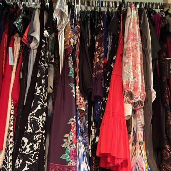 NWT RESELLER DRESS BOX - Picture 3 of 6